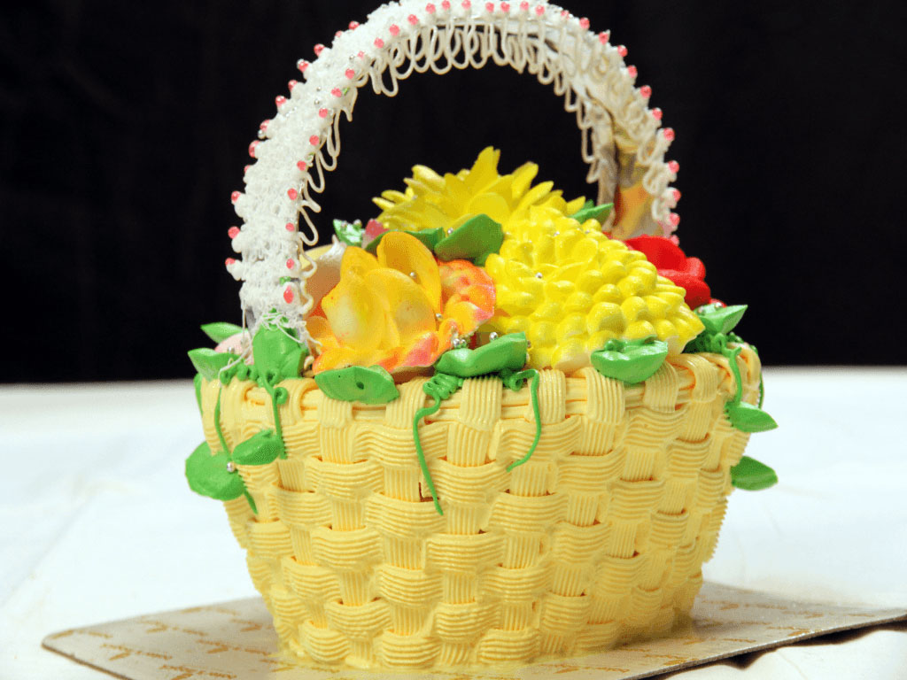 Pineapple-Flower-Basket